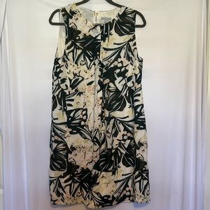 Short dress, size 12